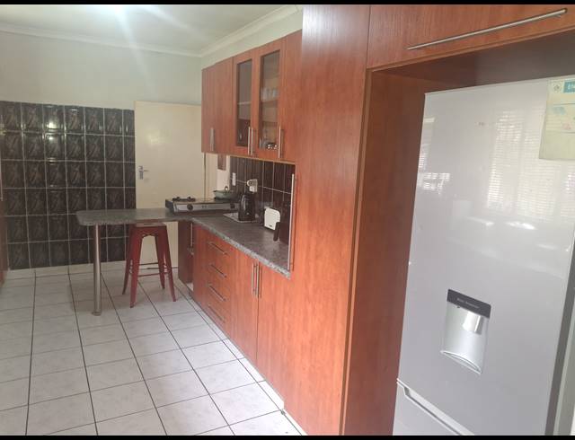 4 BEDROOM FREEHOLD FOR SALE IN BIRCH ACRES